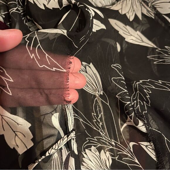 Sheer Black Floral Blouse w/ Ruffle Details SZ SM - Whimsygoth Romantic Grunge - Picture 8 of 8